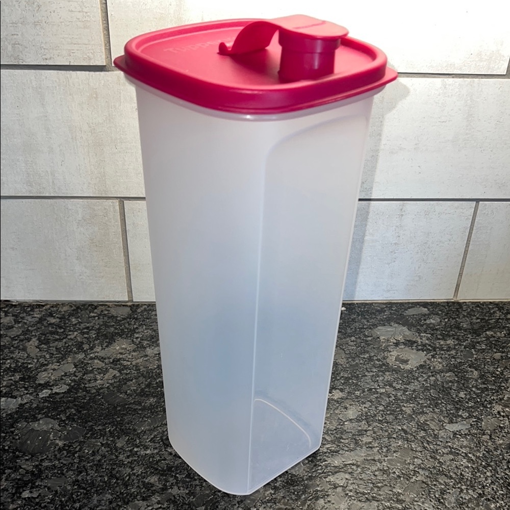 Slim Line by Tupperware Red Lid Kitchen Storage Container. Looks brand new